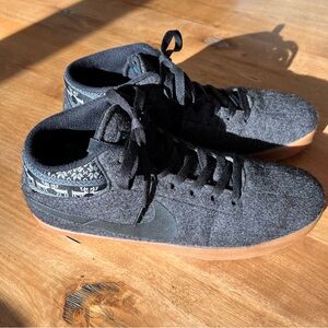 Nike SB Men’s Dark Gray Wooly Sneakers Size 10 Eric Koston Reindeer Trim